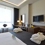 Hotel - Centre By Ihg 4*