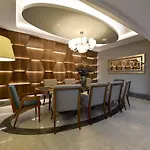- Centre By Ihg 4*