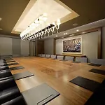 - Centre By Ihg Otel