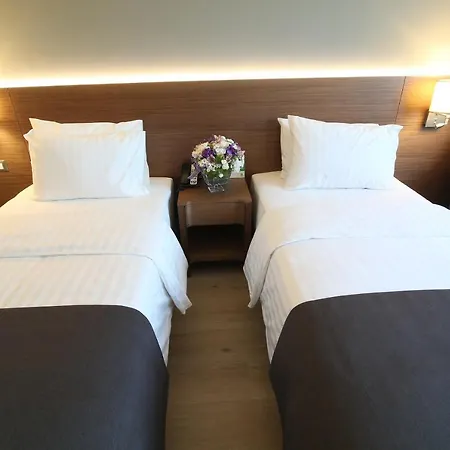 Hotel - Centre By Ihg 4*