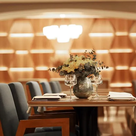 Hotel - Centre By Ihg