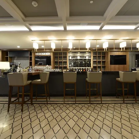 - Centre By Ihg Ξενοδοχείο Προύσα