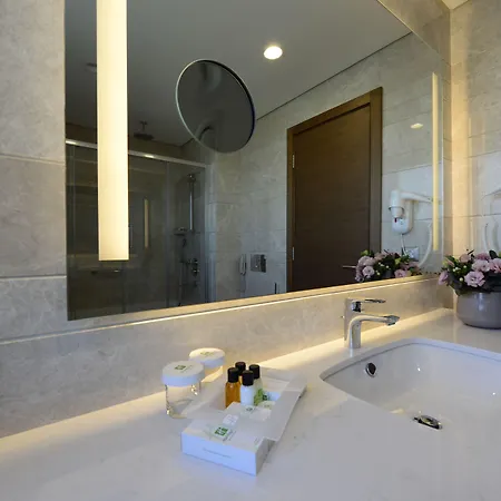 - Centre By Ihg Hotell