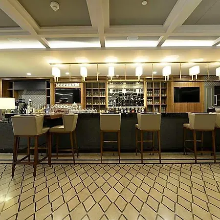 Hotel - Centre By Ihg 4*
