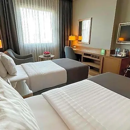 Hotel - Centre By Ihg 4*