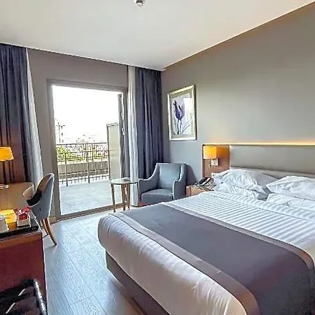 - Centre By Ihg 4*