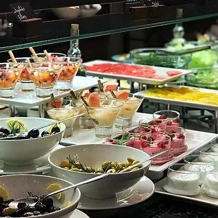 - Centre By Ihg 4*