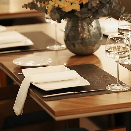 - Centre By Ihg Ξενοδοχείο 4*