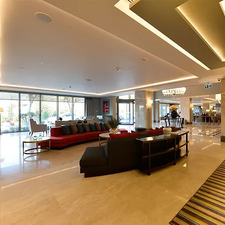 - Centre By Ihg 4*