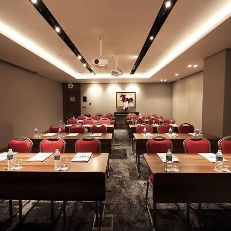 - Centre By Ihg Προύσα