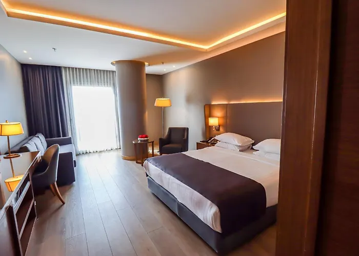 - Centre By Ihg Hotel