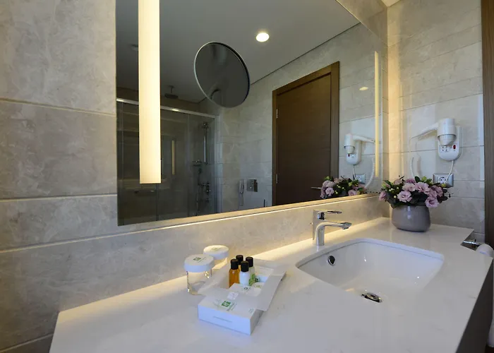 - Centre By Ihg Hotel