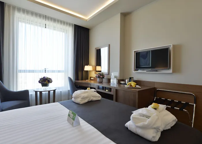 Hotel - Centre By Ihg 4*